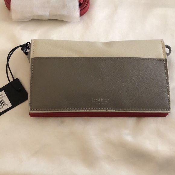 Botkier New York Cobble Hill Expandable Leather Crossbody Luscious Red Combo NWT - Picture 7 of 16